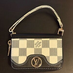 White checkered Clutch Credit Card Holder